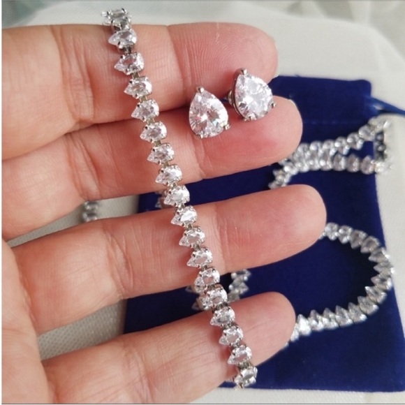 Swarovski Elements White Gold Plated Teardrop Tennis Necklace NEW - Picture 4 of 8